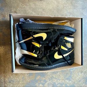 Jordan 1 Retro High - Black Metallic Gold SIZE 13 MENS